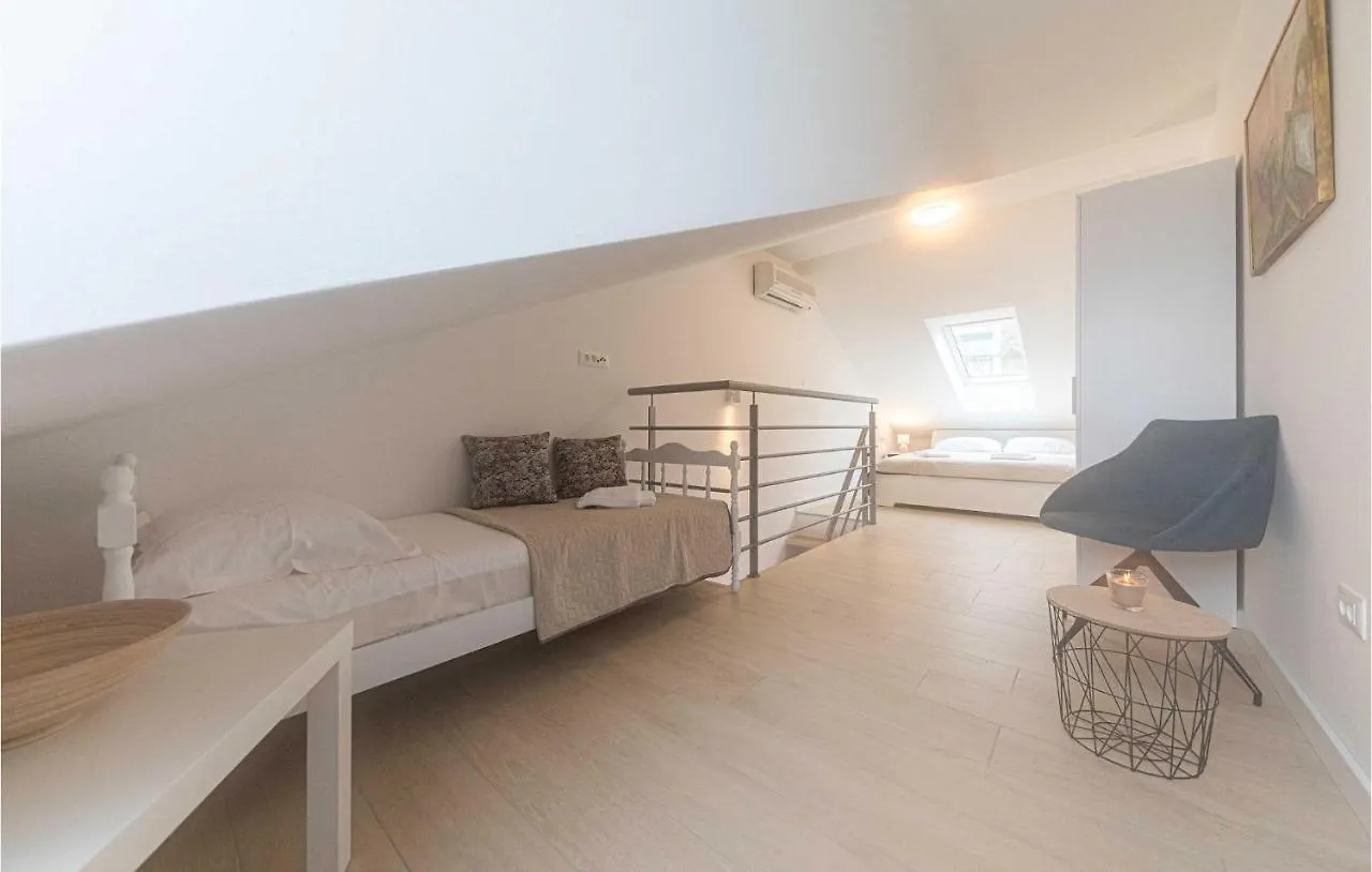 Gorgeous Home In Okrug Gornji With Wifi Trogir Croatia