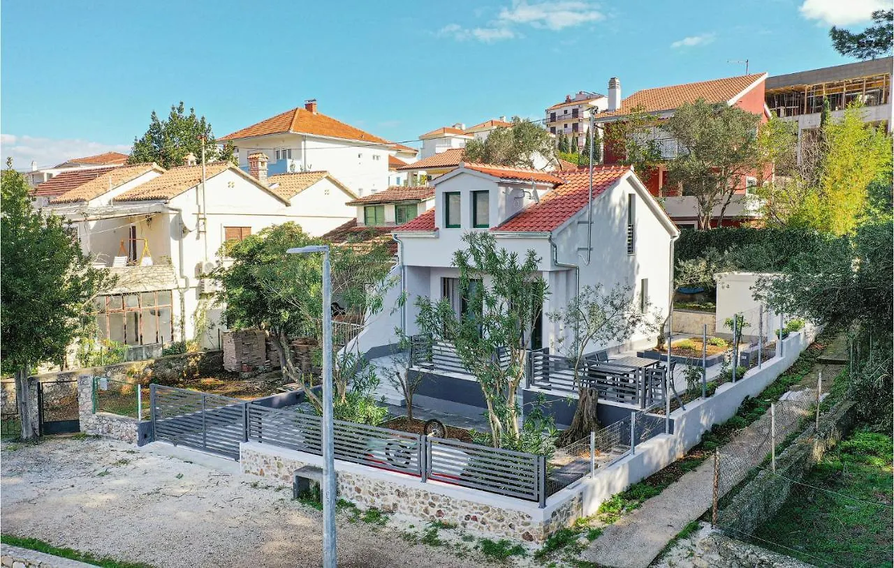 Gorgeous Home In Okrug Gornji With Wifi Trogir