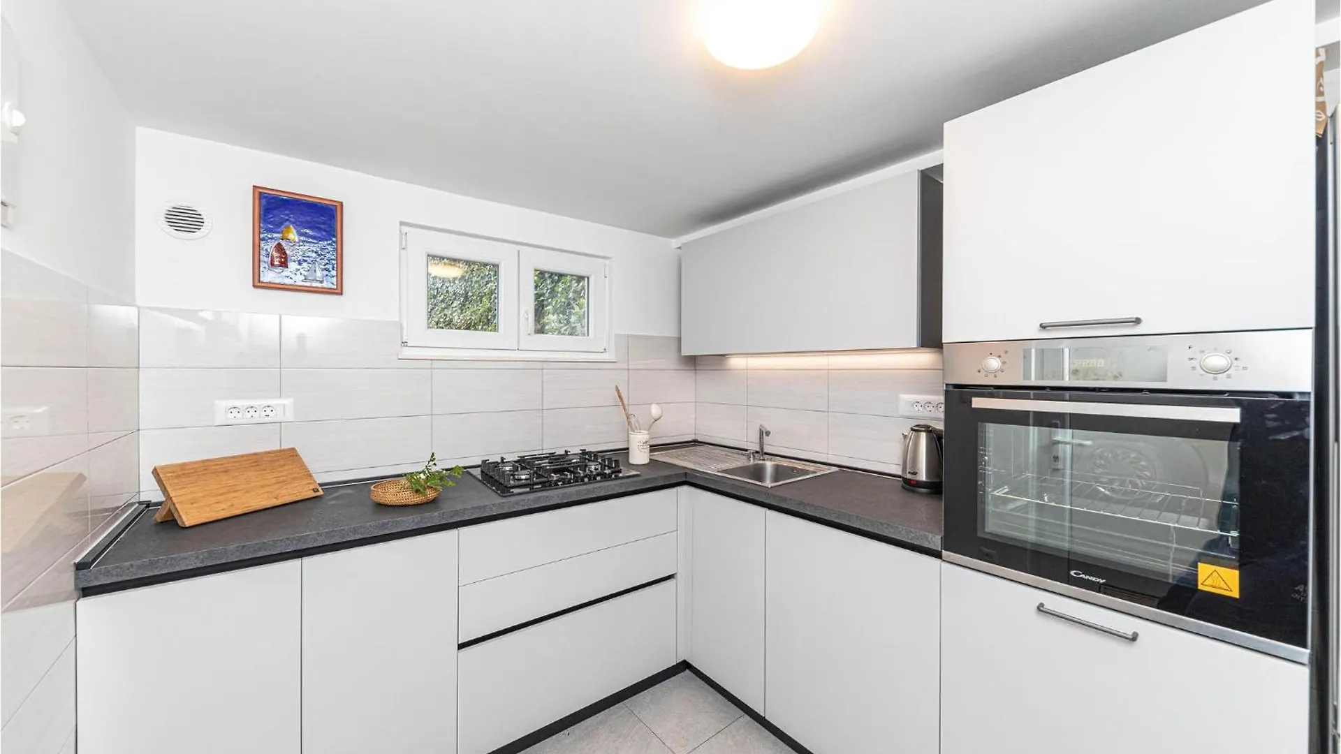 Semesterbostad Gorgeous Home In Okrug Gornji With Wifi Trogir
