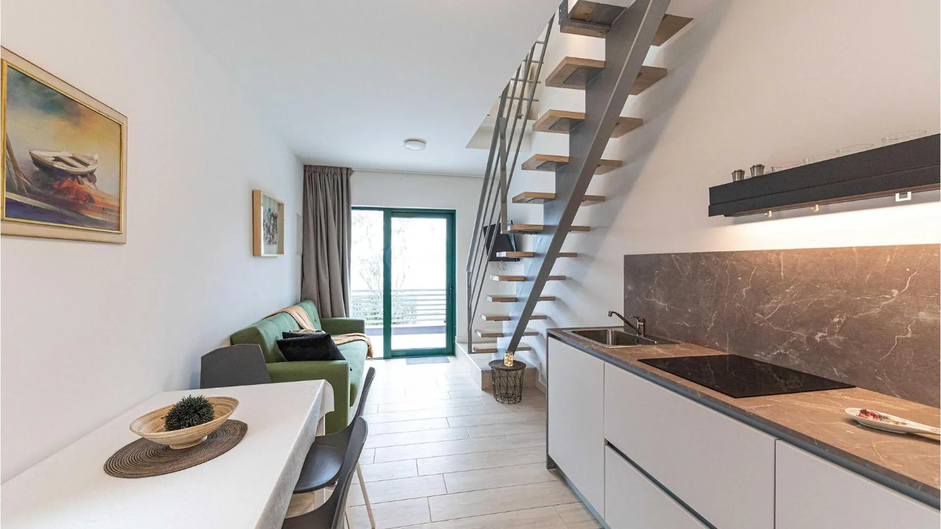 Gorgeous Home In Okrug Gornji With Wifi Trogir Semesterbostad